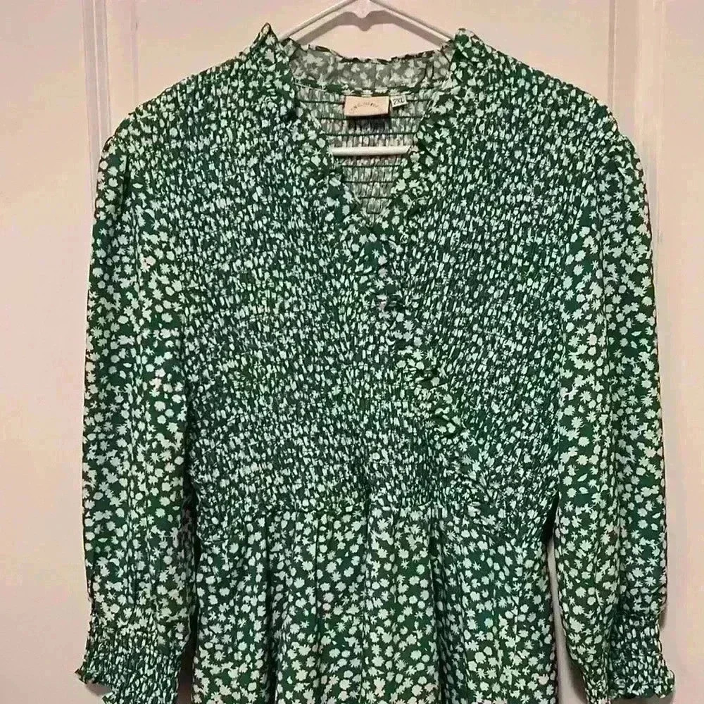Green Tiered Floral Maxi Dress - Picture 4 of 10